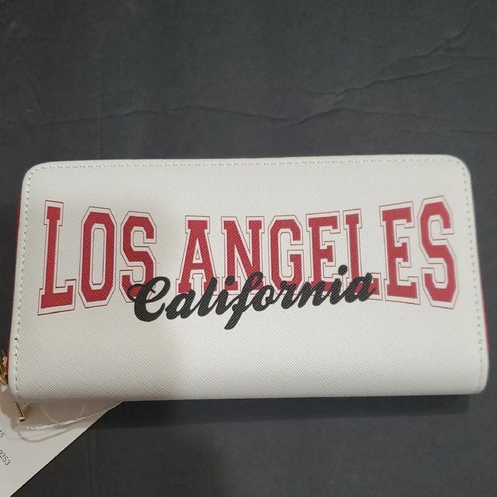 Los‎ Angeles California white coated canvas zip around red trim wallet brand new
